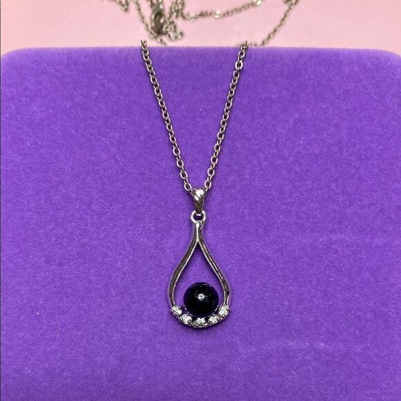 💛 Classic White Gold Plated Teardrop Crystal Necklace - Picture 1 of 3